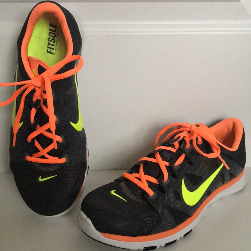 NIKE TRAINING FITSOLE RUNNING ATHLETIC SHOE